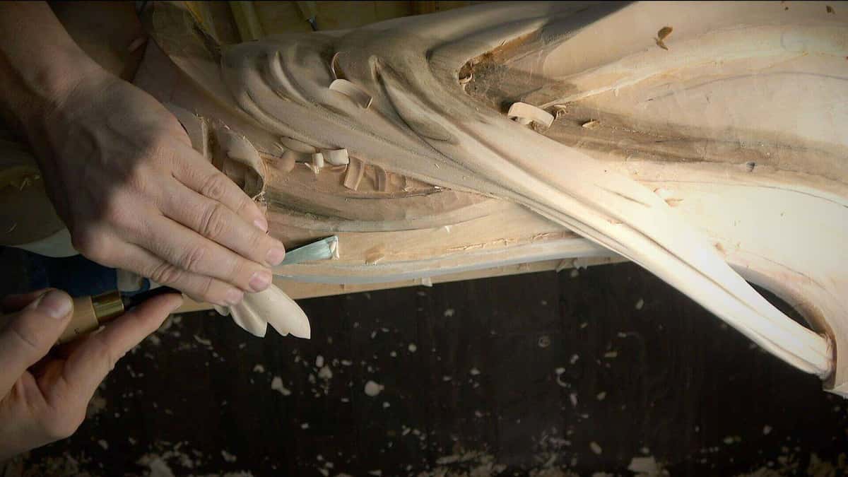 One long sweep of the gouge down the back of an acanthus leaf