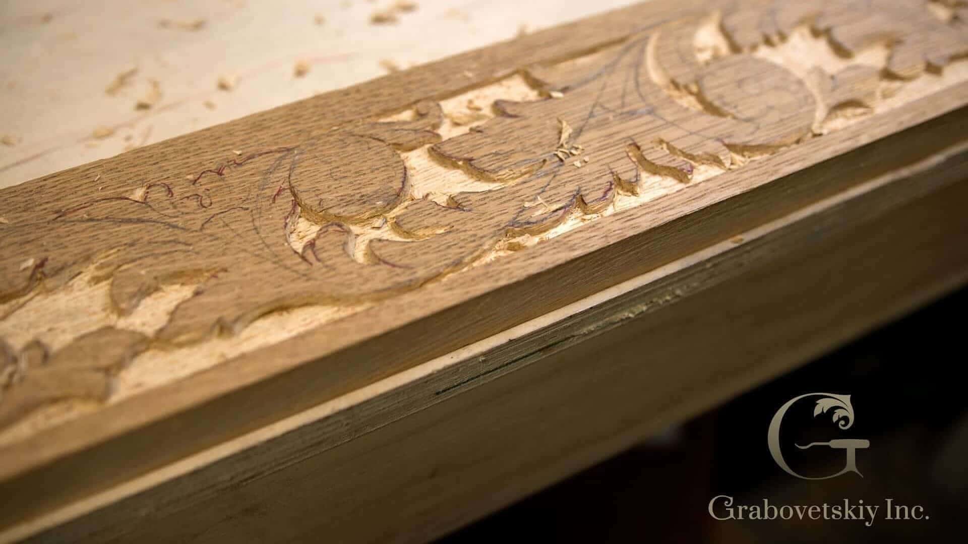 Should wood be wet before carving?